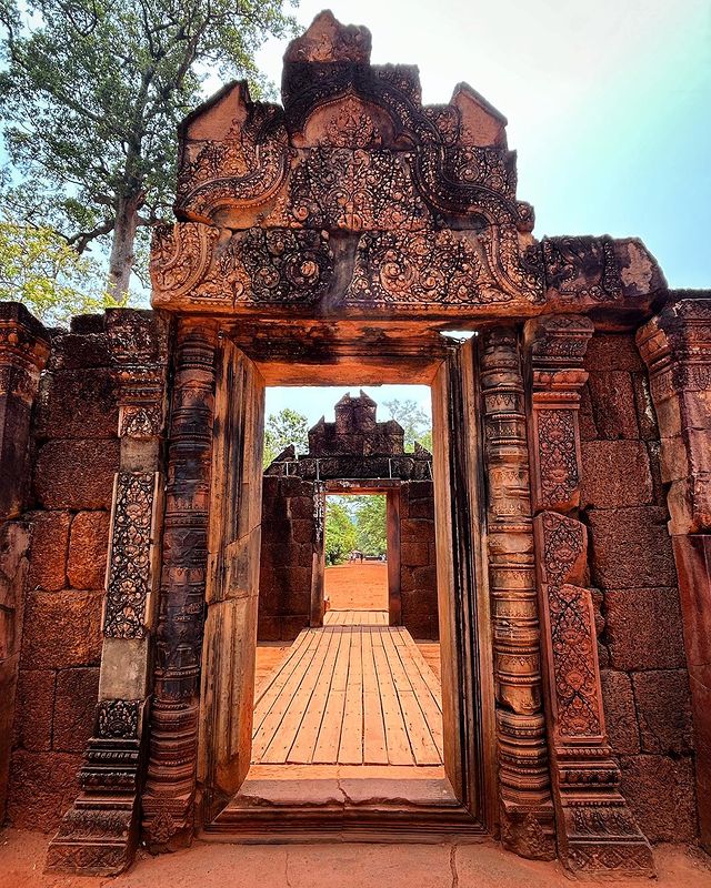 Start your journey with Banteay Srei’s vibrant glow